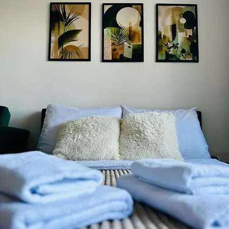 Rodzinna Przystan Apartment *